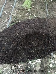 compost maduro para incorporarse al bancal del huerto